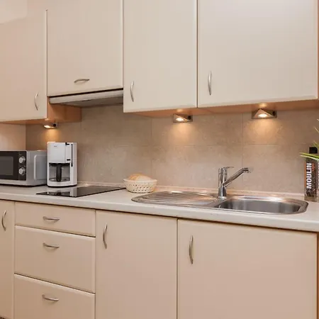 Appartement Aquamarina Marina Invest *